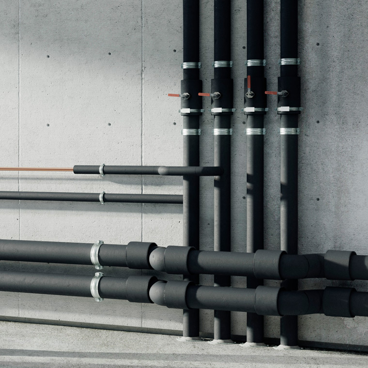 Easy installation with self-adhesive closures